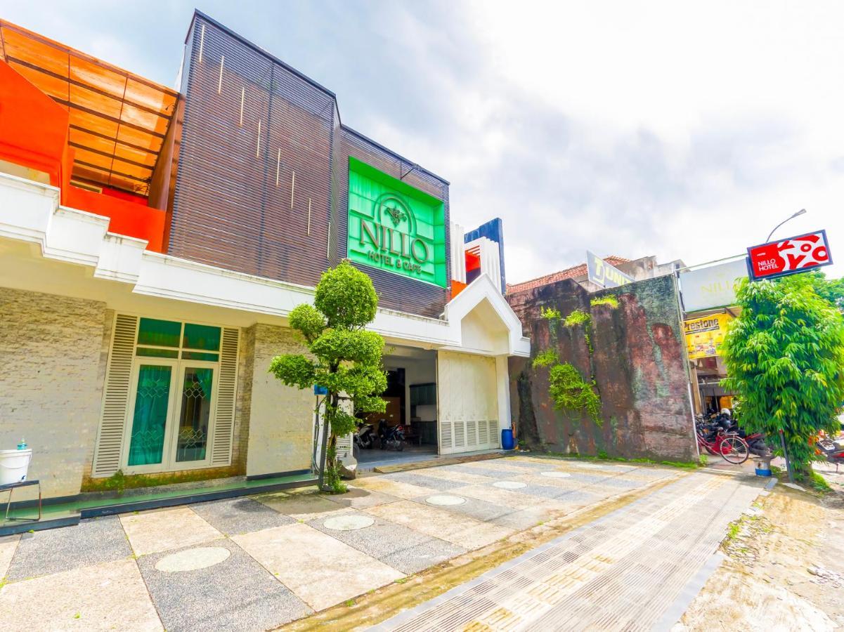 Oyo 90788 Nillo Hotel Kebumen Exterior photo